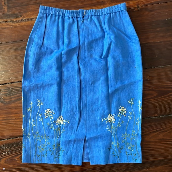 Beaded and embroidered linen pencil skirt - Picture 4 of 5